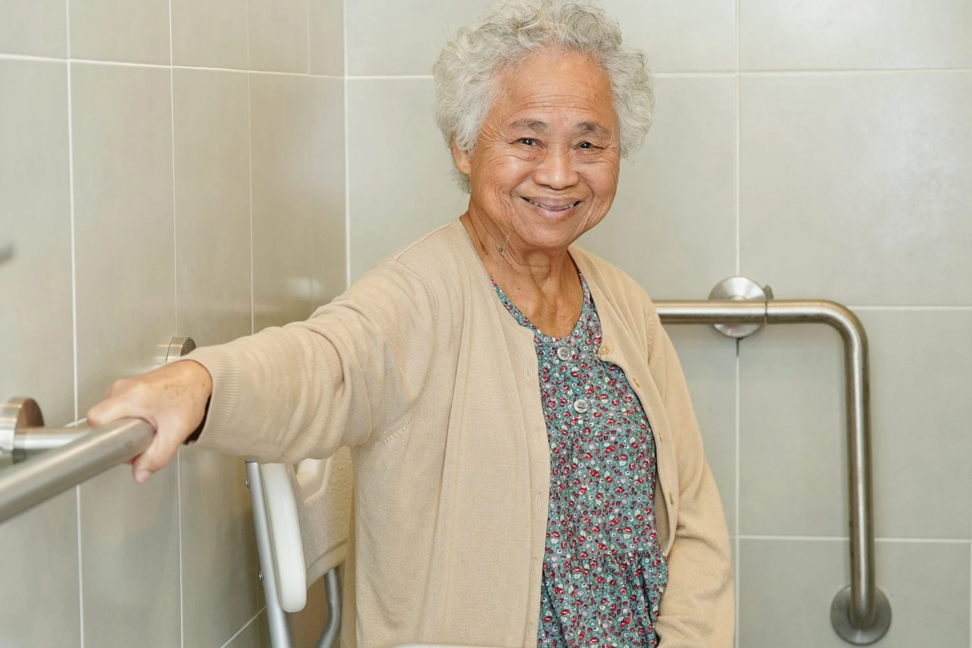 How Shower Chairs Improve Bathroom Safety